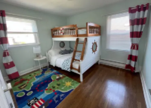 Beautiful 2 Bed Apt w/ Parking & Beach Passes - Walk to Beach, Rides, Waterpark