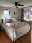 Newly renovated Farm cottage with Mountain views