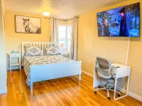 Poolside studio in the Foothills with Pool + Hot tub