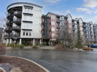 Amazing Unit!  Sleeps 5. Swim or Ski out your front door. On site at Silver Mt. Hotels in Kellogg