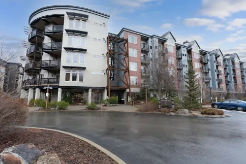 Amazing Unit!  Sleeps 5. Swim or Ski out your front door. On site at Silver Mt.