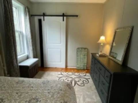 Completely remodeled lower unit in historic 1880's house. Hotels in Ishpeming