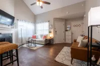 Entire 3BR/2BA w/King Bed centre of peachtree city