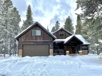 Henry's Rustic Retreat - Walk to Henry's Outlet - 20 mins to West Yellowstone!