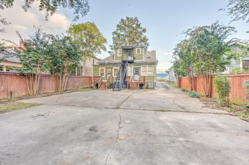 Entire Unit: Stunningly Spacious 1br Midtown Getaway w. Free designated parking