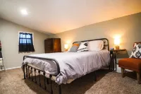 La Casa Zia - cozy home within walking distance of historic downtown Guthrie.