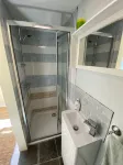 Peaceful Studio, Quirky and Unique in a Large Garden. Near Beaches,Golf Courses.