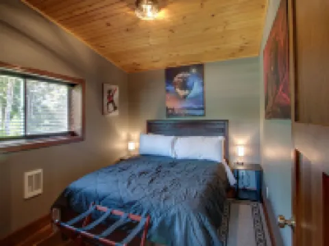 Privat Hot Tub! Sleeps 6 *Traverse City *Sleeping Bear Dunes Hotels in Interlochen