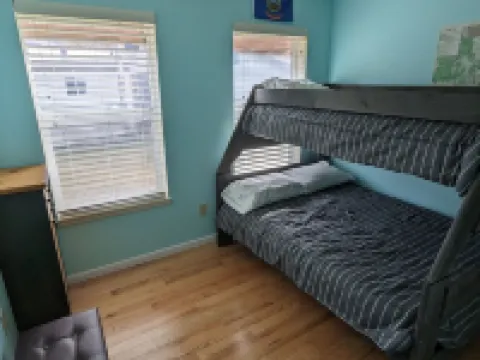 Salmon Riverfront HomeClose to Salmon and Challis.  Fishing from back yard. Hotels in Lemhi County