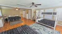 Cozy Lake Front House on 7MM of LOZ with a nice yard and a Private Dock!