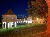 Gîte au Calme Sans Vis-à-vis Avec Grande Piscine Privative
