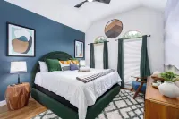 Indoor Golf Simulator, Outdoor Putting Green, next to the famous RTJ golf course