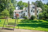 Large Luxury Family Home Near Five Colleges. The TOP short term rental in area!