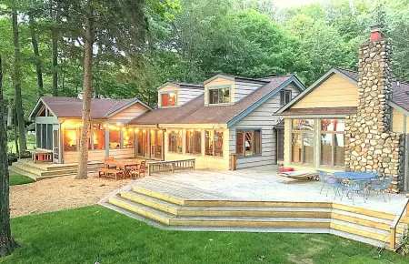 Beautiful Lake Michigan Home - Private Beach - Your 2026 Escape!