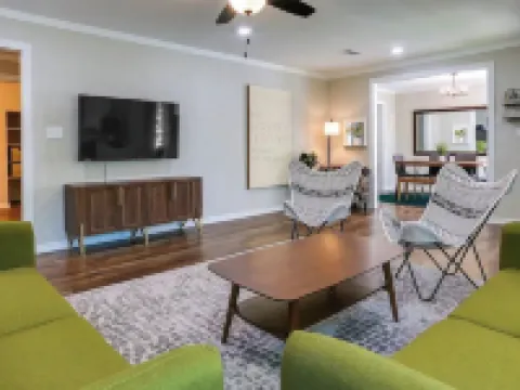 The Casino Cottage in Durant! Hotel Amenities, 2 Kings, 4mi to Casino, Sleeps 8 Hotels in Durant