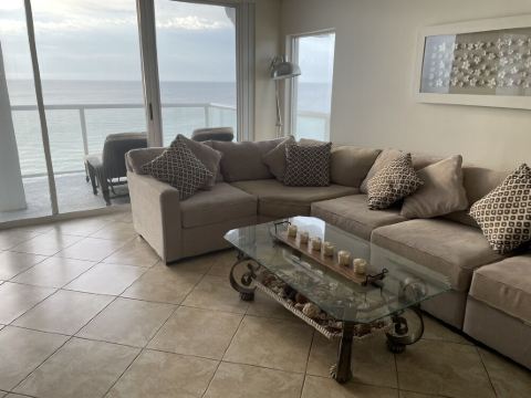 Penthouse Condo, with stunning ocean views