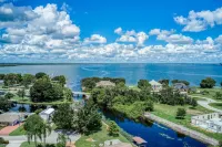 Welcome to Floridays...a quiet place by the lake