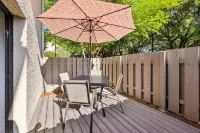 Seas the Day - Stepless -Walking distance from beach - New remodel interior 2023 Hotels near Hilton Head Airport