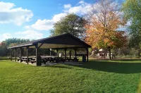 Lakefront Cozy Cabin w/ Dock; 2 Br- 1BA, One Hour from the Twin Cities