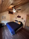 Romantic Getaway on Table Rock Lake.  Amazing sunset views and hot tub access!