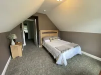 Cozy Modern Cottage Style Home minutes from VT, RU, Christiansburg Aquatic Cente