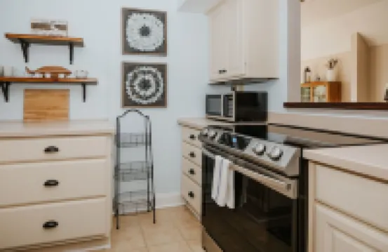 Lagoon view villa with office, easy walk to beach!