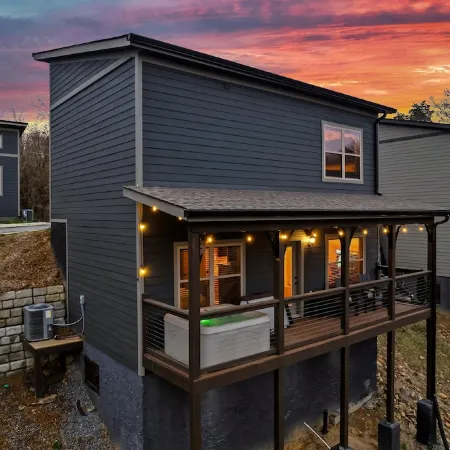 Sunrise Mountain View~LED Hot Tub~Game Room~Minutes to Dollywood and Parkway