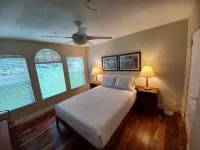 Drayton Place Staycation - Private Lk/Pk Front Ste