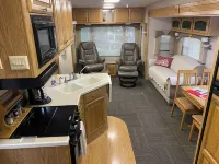 Betsie  - Excellent 35Ft RV Camper in the Woods  Fire Pit & Hot Tub Access 벤지 카운티 호텔