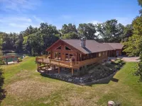 5 bed 3 bath cabin SE WI 1hr fr Chicago!