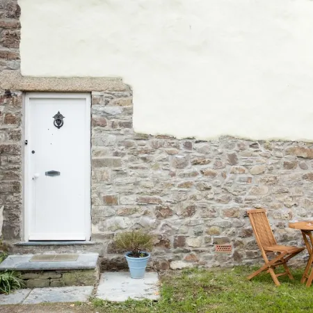 Bay Cottage, a section of Ebbingford Manor, 850 yr old manor house by beach&town