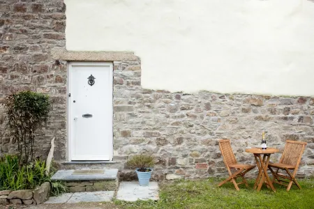 Bay Cottage, a section of Ebbingford Manor, 850 yr old manor house by beach&town