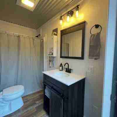 Cozy yurt just a short distance to Seward boat harbor and downtown. Rooms