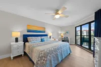 Pointe Santo B26: Sanibel Island Beach Condo with Gulf and Pool Views Các khách sạn ở Sanibel