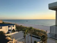 Beach Front Penthouse Riley's Retreat Island Inn