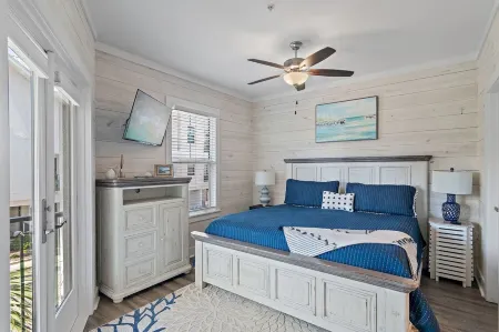 Walk To The Beach-100 -140 yard  of Beach Access 30-A Santa Rosa  Special Offer