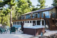 NEW - The Boardwalk on North Long Lake Brainerd with Hot Tub, Pet-Friendly Hotels in First Assessment