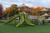 Quiet, 4-bed home with a park view.