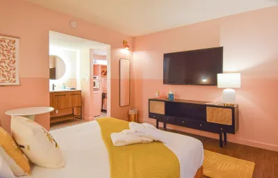 Mid-Century Themed Hotel Room in Fayetteville, AR - The Clementine on College #8 Hotels near Bud Walton Arena