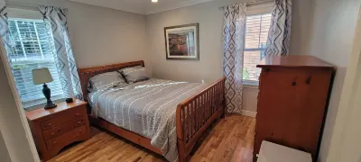 Immaculate home close to MSU, hospitals & downtown!