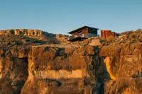Off-Grid, Modern Cliff House
