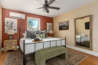 NEW - Luxury Family Retreat - Hot Tub, Game Room Hotels near Hawk Falls