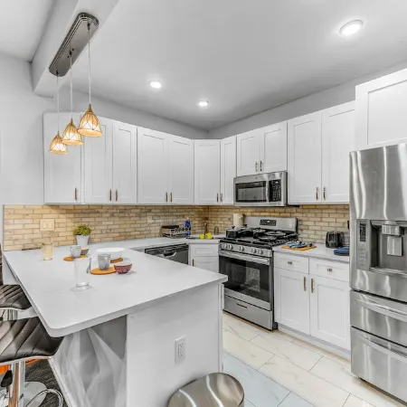 Modern 2BHK - 15 mins bus ride to Time Square, NYC