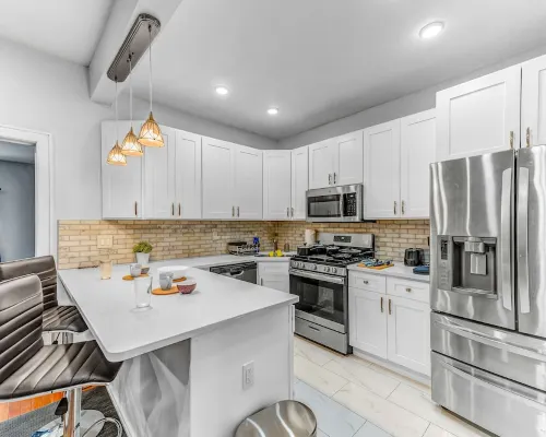 Modern 2BHK - 15 mins bus ride to Time Square, NYC Hotels in West New York