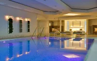 Best Western Premier Parkhotel Kronsberg - Pools