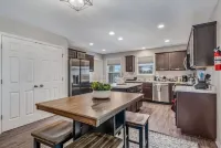 Traveling worker-ready Transitional Modern Home!