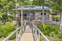 No Steps, Game Room, Canoe & Kayaks, Dock, All Paved Roads! 10 Min to 2 Marinas!