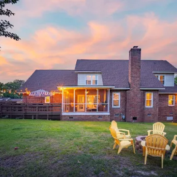 Hanahan Haven GameRoom Bikes FirePit Dog & Family Friendly