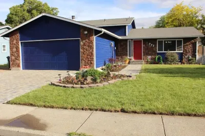 Umbrella J Getaway- Fully Remodeled 4 Bedroom Home