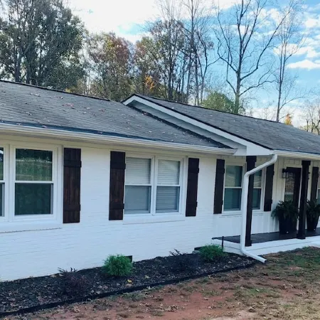 Travelers Rest Treasure Pets Welcome    Sleeps 8 3 Bedroom 2 Bath 2 King 2 Queen